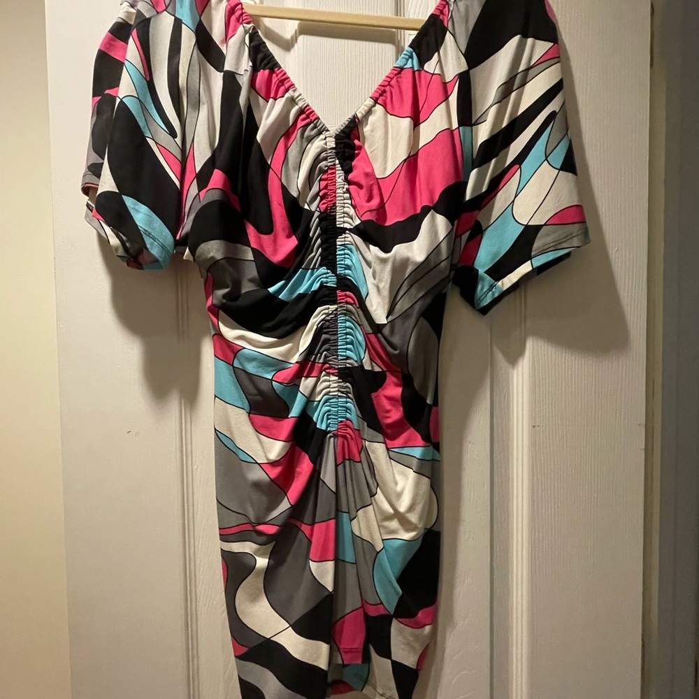 Retro Cache Dress - Picture 2 of 4